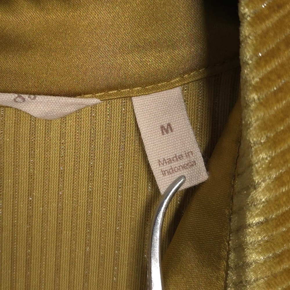 Soft Surroundings Shirt MEDIUM Velvet Boyfriend Corduroy Mustard Metallic‎ 2FP50 - Picture 8 of 9